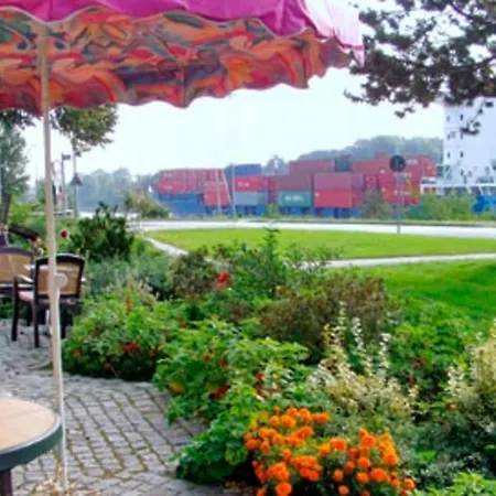 Ferienwohnung Mit Kanalblick * Рендсбург